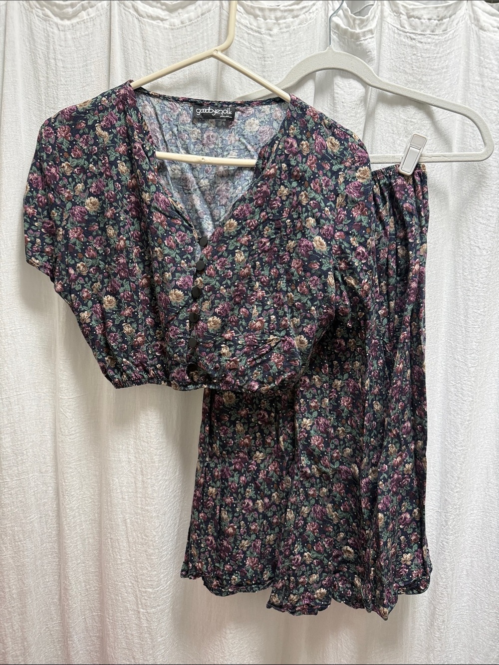 Dark Green Floral Button-Front Crop Blouse